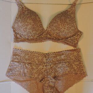 Adore Me Light Pink 34 B underwire bra with two hooks and cheeky small panty set